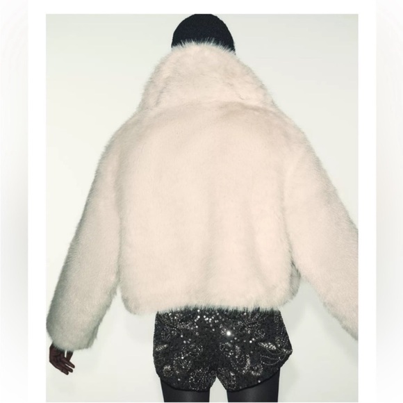 ZARA SHORT FAUX FUR LAPEL
COLLAR COAT - Picture 10 of 15
